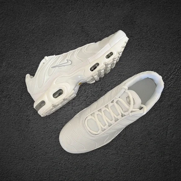 ✔️New✔️ NIKE Air Max Plus GS Triple White - Picture 2 of 10